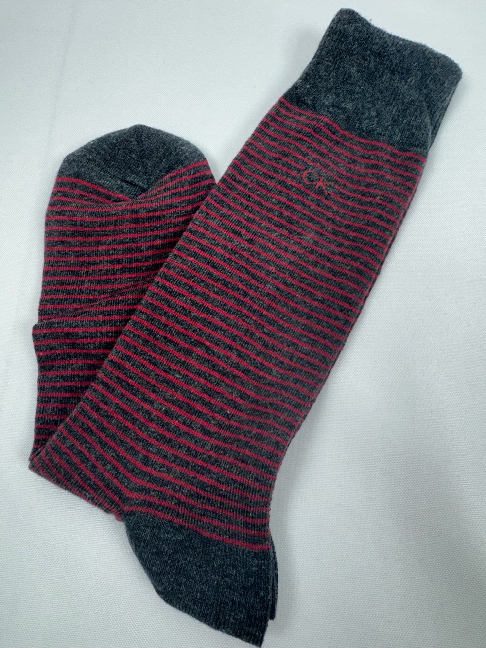 Calvin Klein CK Men’s Socks Casual Dress Striped Red & Grey Size 10-13 NEW
